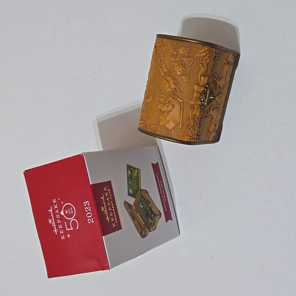 Hallmark Keepsake Club Member Exclusive Santa's Ornament Treasures